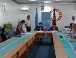 UNICEF-SEKOMS Asina Akordu Promove Direitu Labarik
